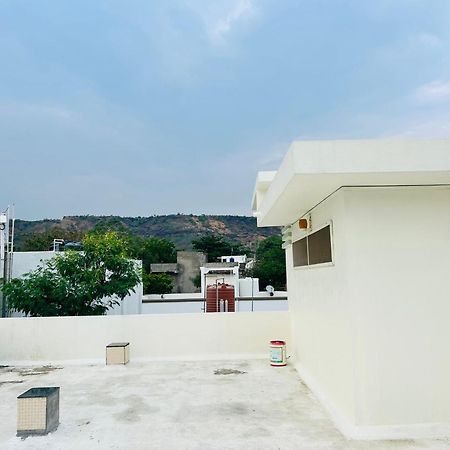 Private & Elegant 3Bhk Villa, Hillside Hideaway, 10 Mins From Mh Bus Stand Aurangābād Exterior foto